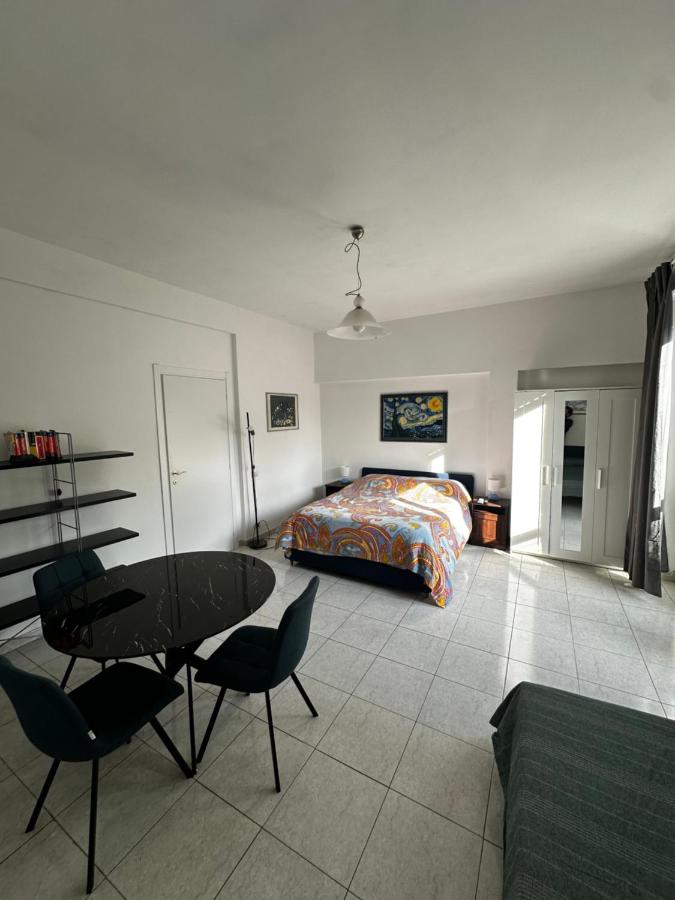 Camera Tripla con Vista Giardino