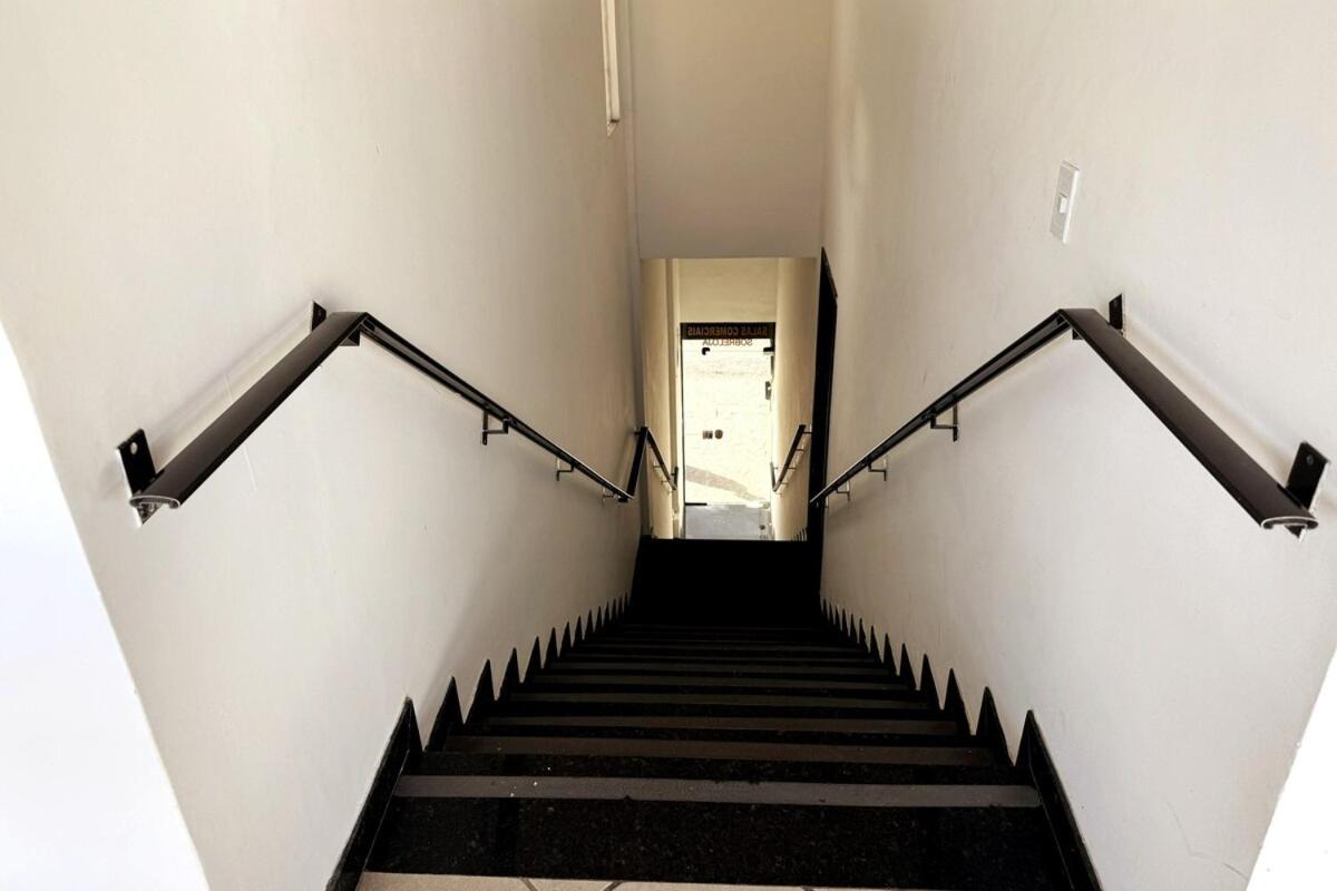 FLAT ITAJURU 2105 - Tudo a pé, ônibus na porta pra Arraial do Cabo e Buzios - B&B Cabo Frío