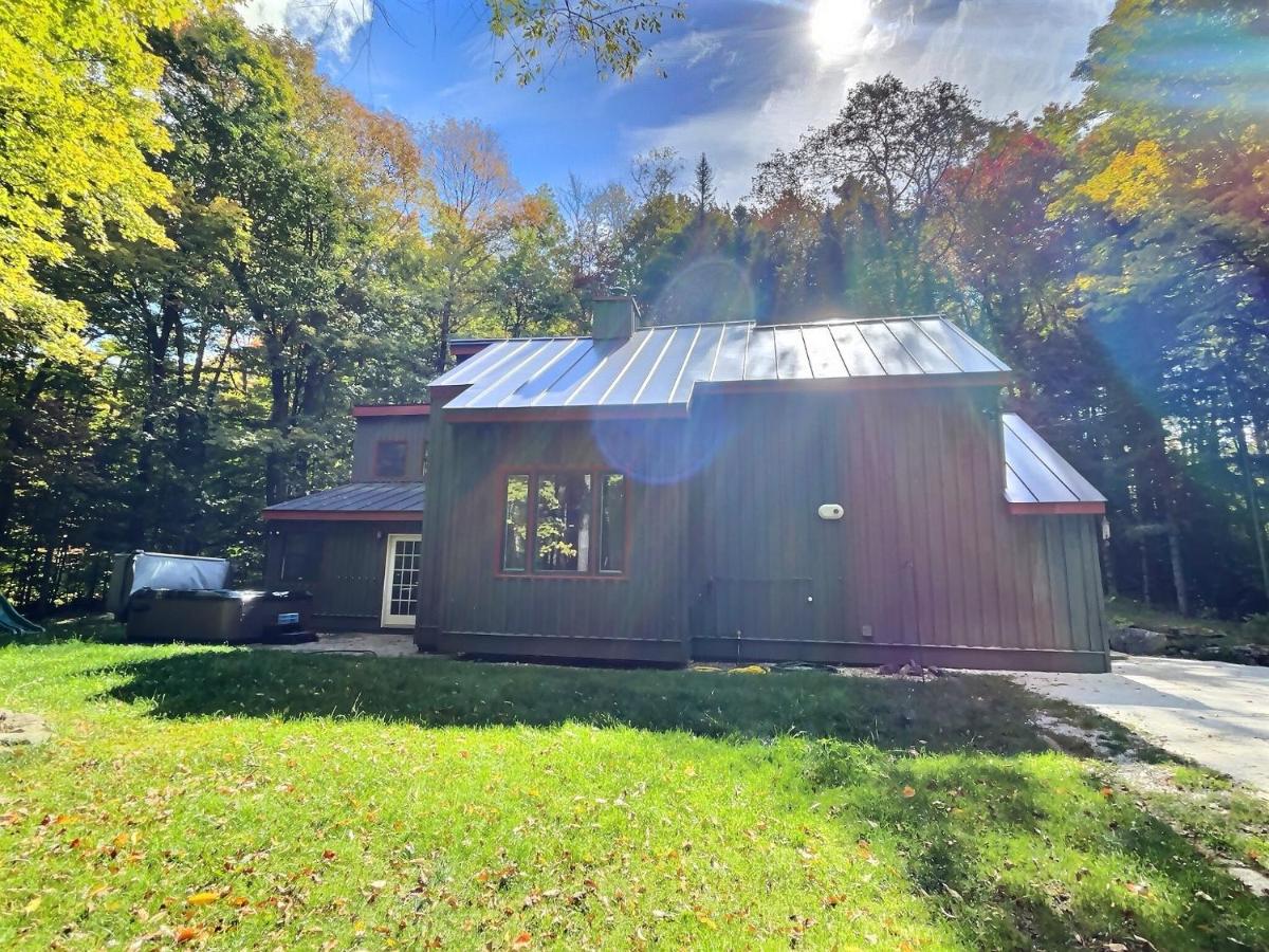 First Chair Chalet- Hot Tub, Fire Pit, Bike Storage - B&B