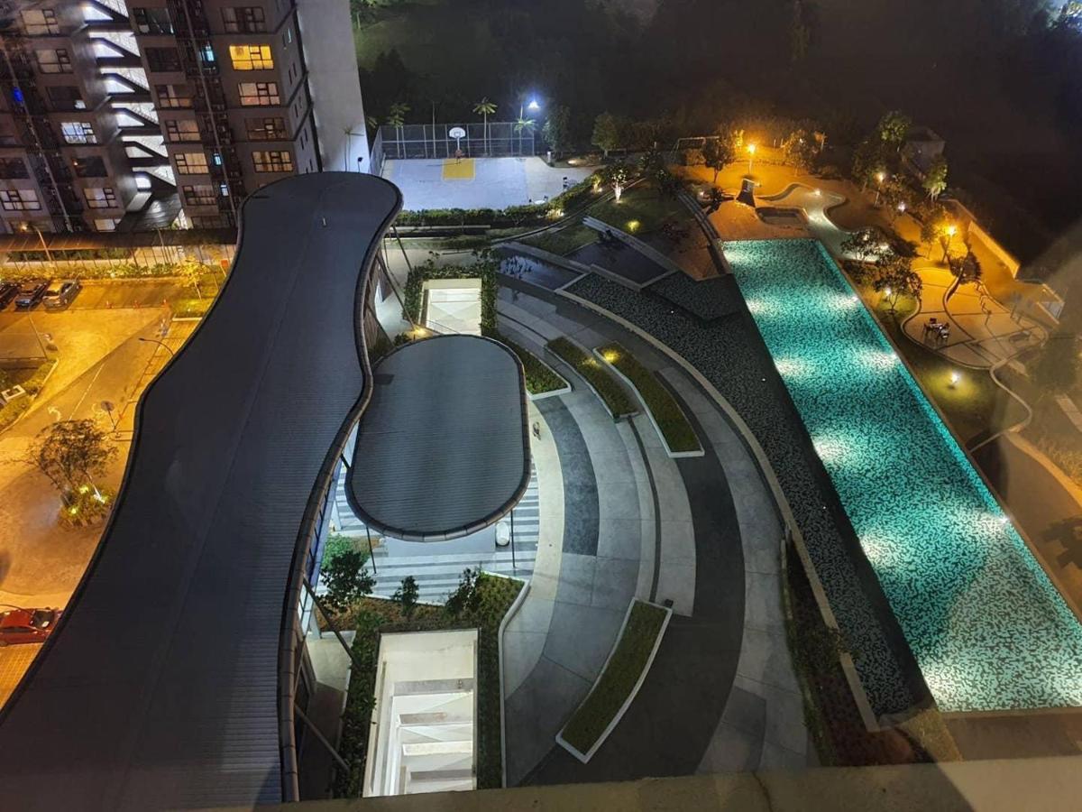 NICE putrajaya lake view, High Floor Cozy HYVE studio - Bed and Breakfast