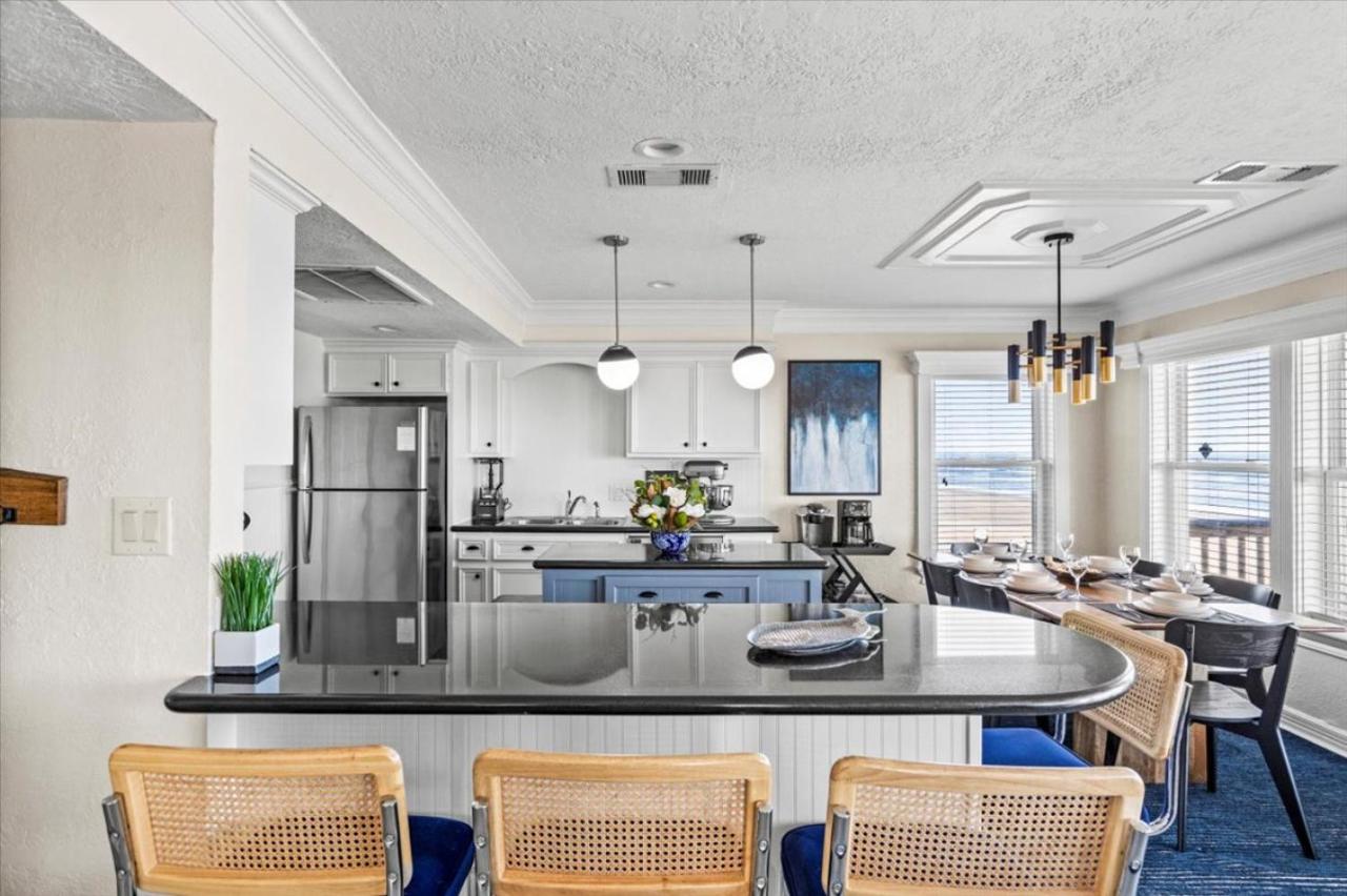 Horizon Haven Beachfront Escape - B&B Galveston