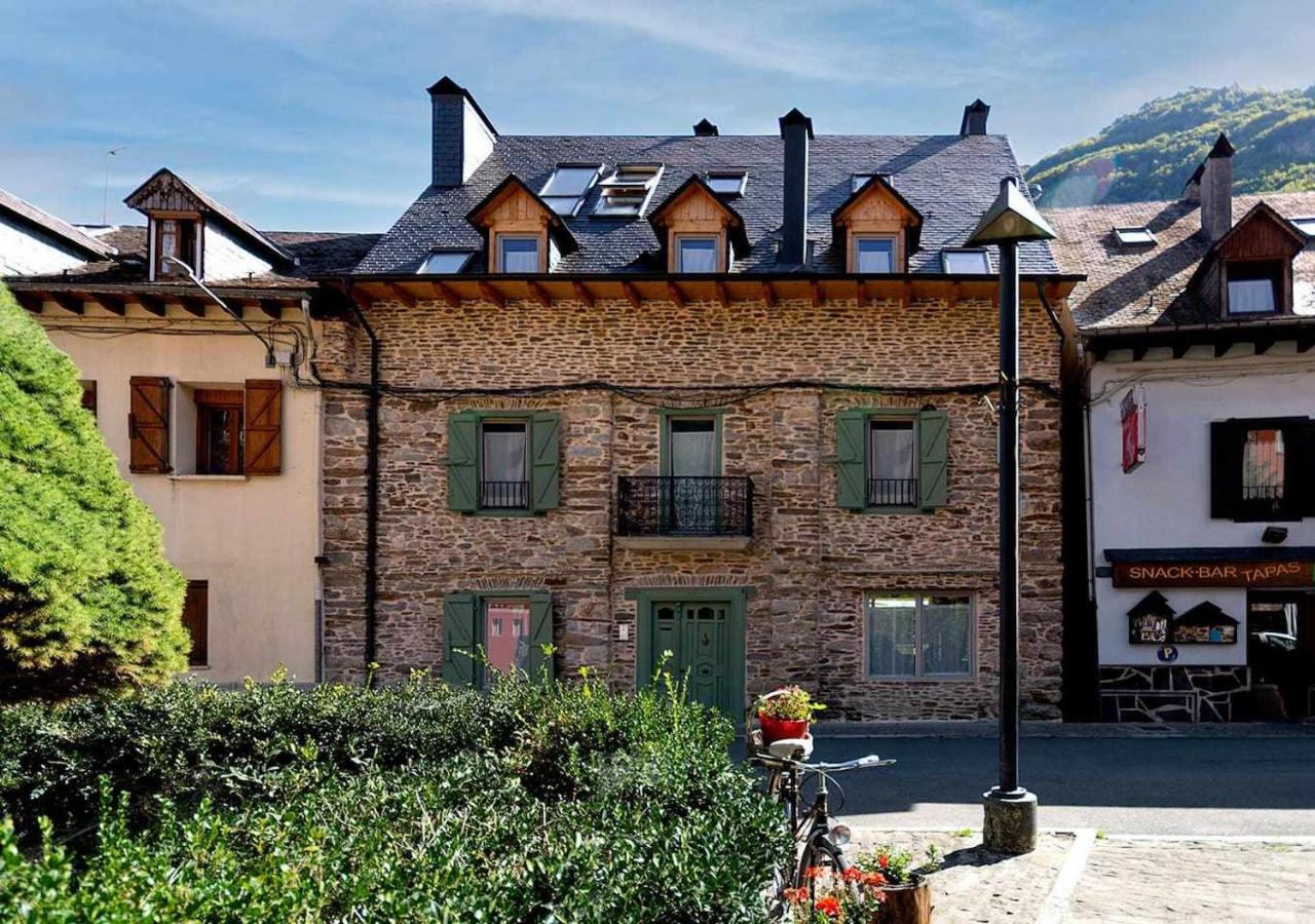 Val Aran apartamento con chimenea,jardín y vistas - B&B Les