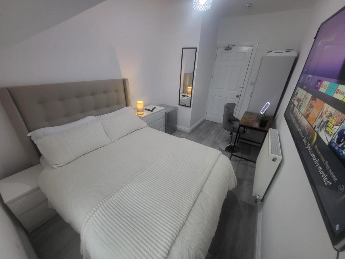 Double Room with Shared Bathroom