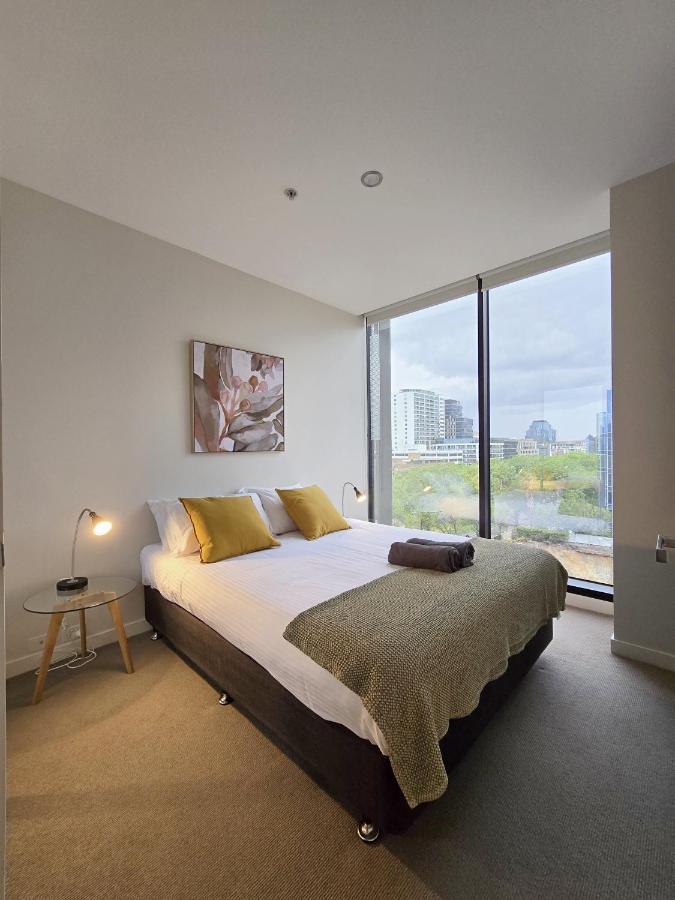 2 Bedroom 1 Bathroom Apartment on level 6 with Parking