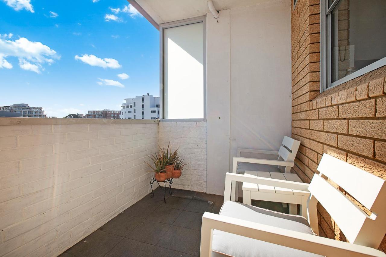 Stylish Bondi Studio Minutes From Bondi Beach - B&B Sydney