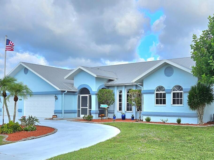 Paradise Retreat and POOL home - B&B
