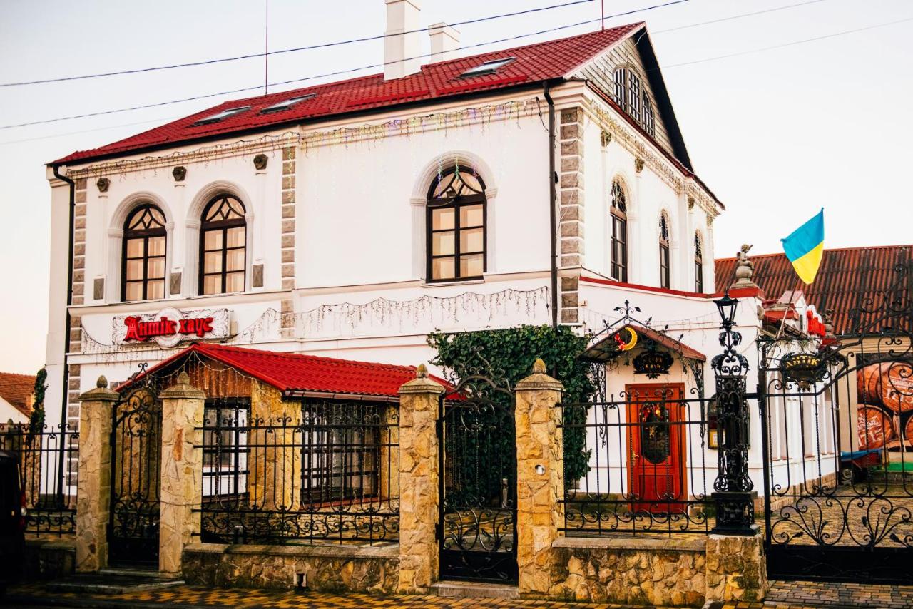 B&B Dubno - Antique House Hotel - Bed and Breakfast Dubno