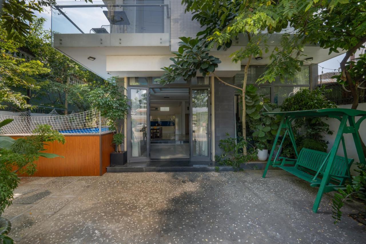 Nhat Villa 5br full AC near MY KHUE BEACH Western Town - B&B
