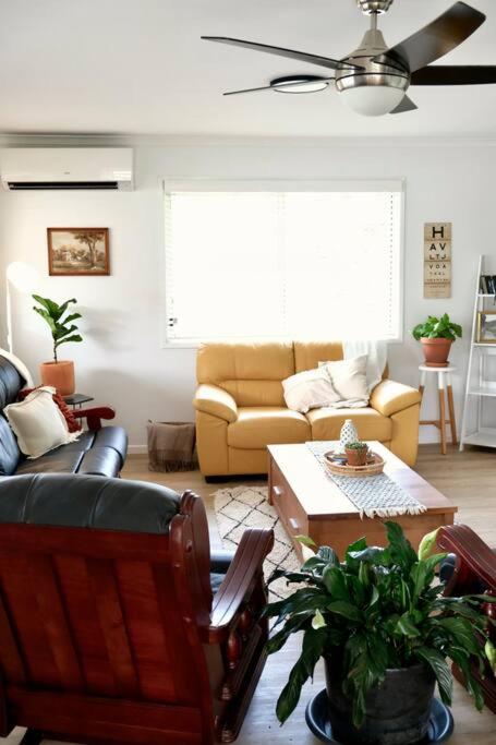 87 on Crescent - Bed and Breakfast