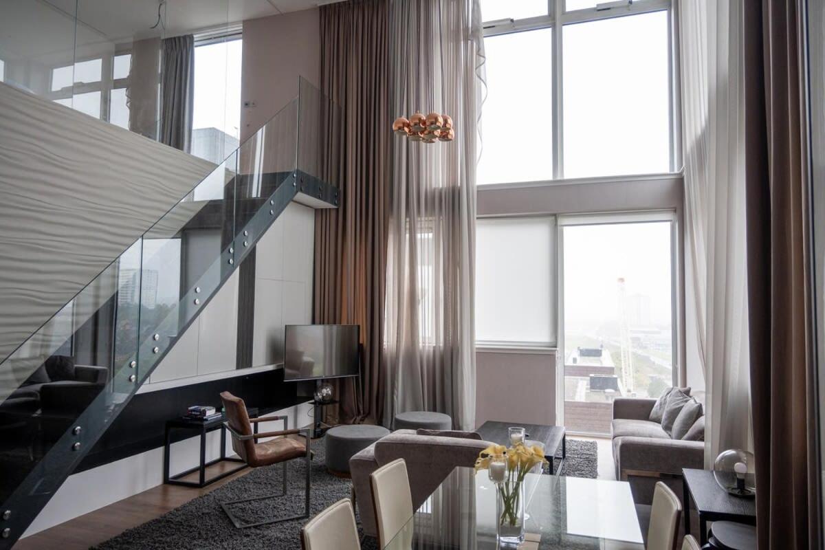 Stunning 3 Bed Penthouse in West End - B&B