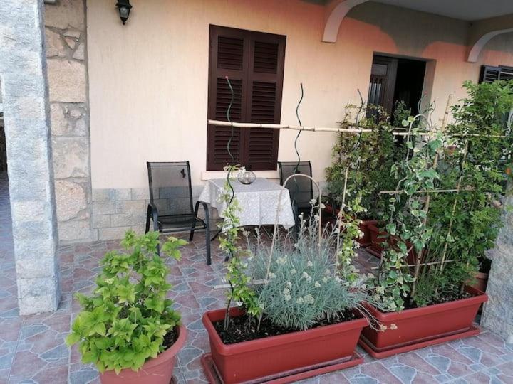 Moderan smještaj s velikom terasom i parkingom - B&B Malinska