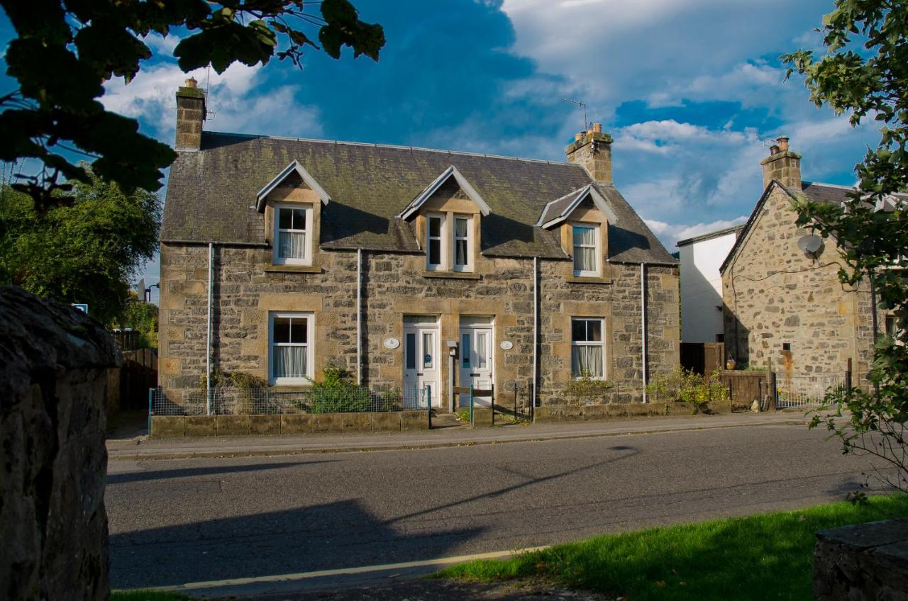 Carrick House - Bed and Breakfast