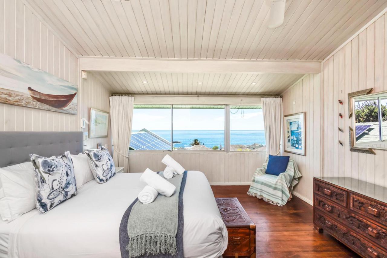 Atlantic Sunsets Camps Bay Villa with Ocean Views - B&B Cape Town