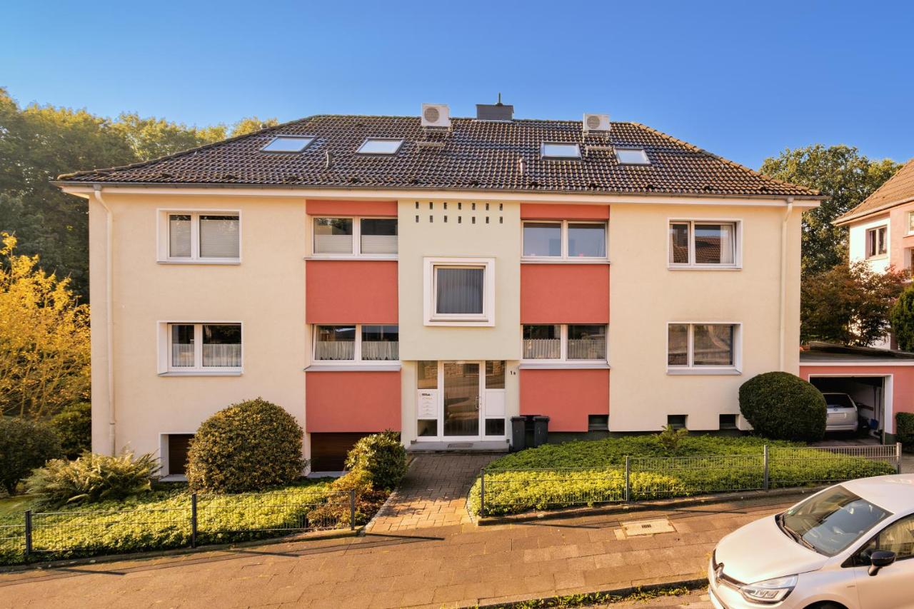 WARMSTAY I Ferienwohnung in bester Lage I Key-Box Check-In - B&B