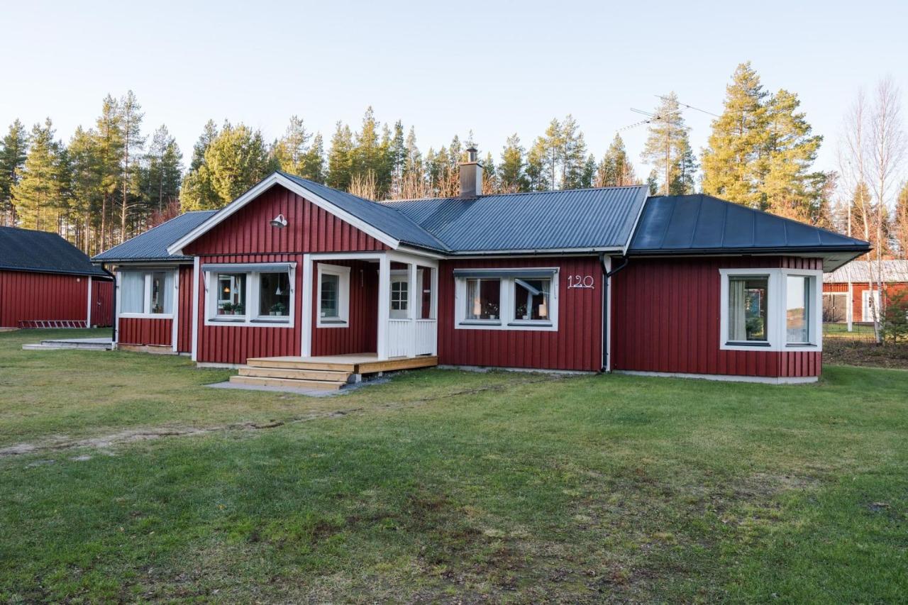 Guestly Homes - 2BR Lodge with Sauna - B&B Piteå