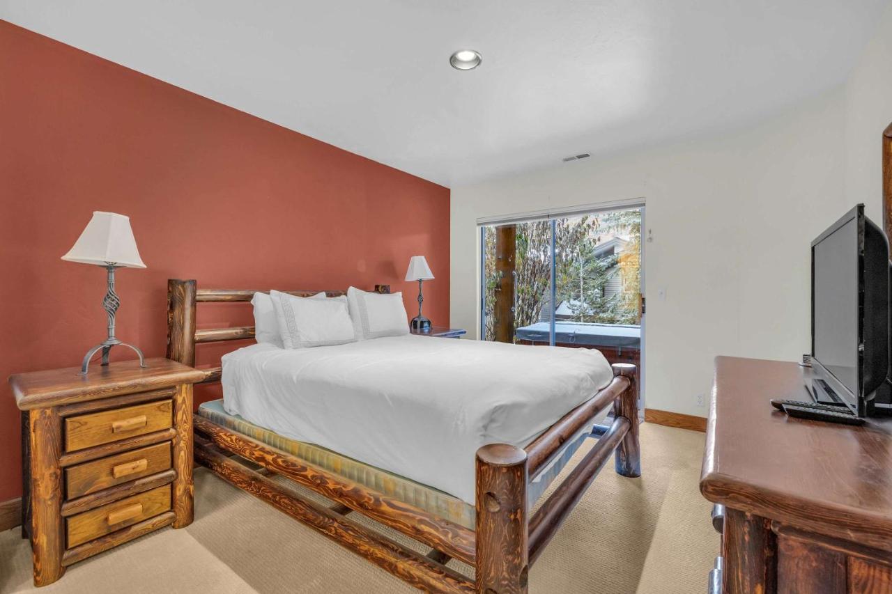 Central Park City Getaway with Private Hot Tub - Chambres d'hôtes Park City