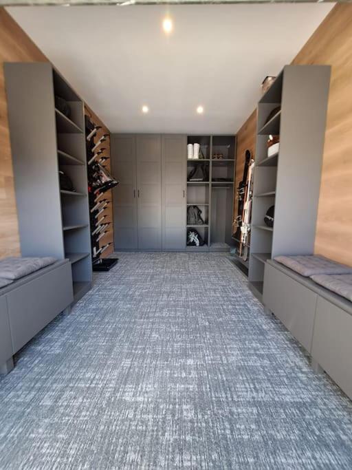 Appartement premium entièrement rénové - 100m Alpe express - Retour ski aux pieds - B&B Huez