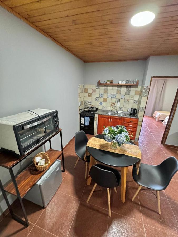 Departamentos En Roca sobre ruta 12 - B&B