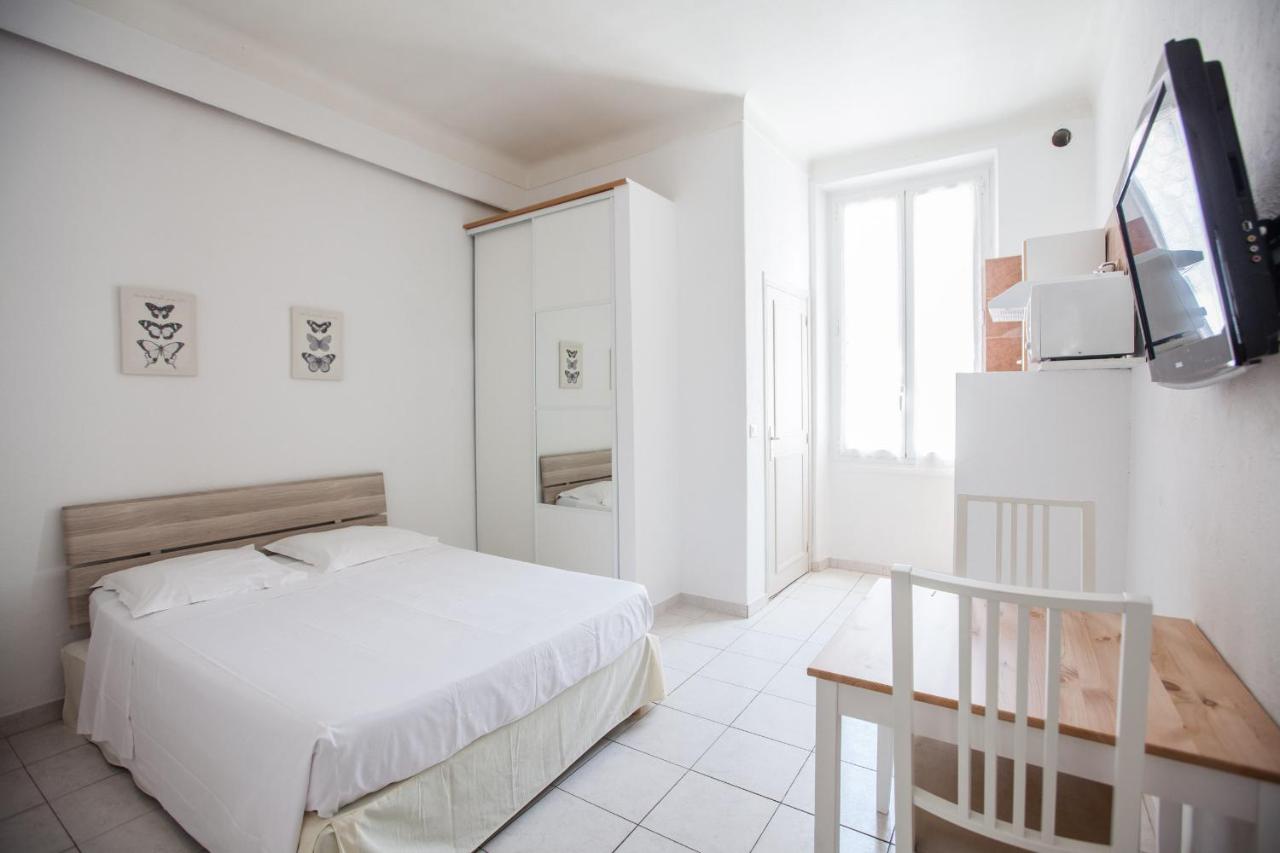 Studio (2 Adults)