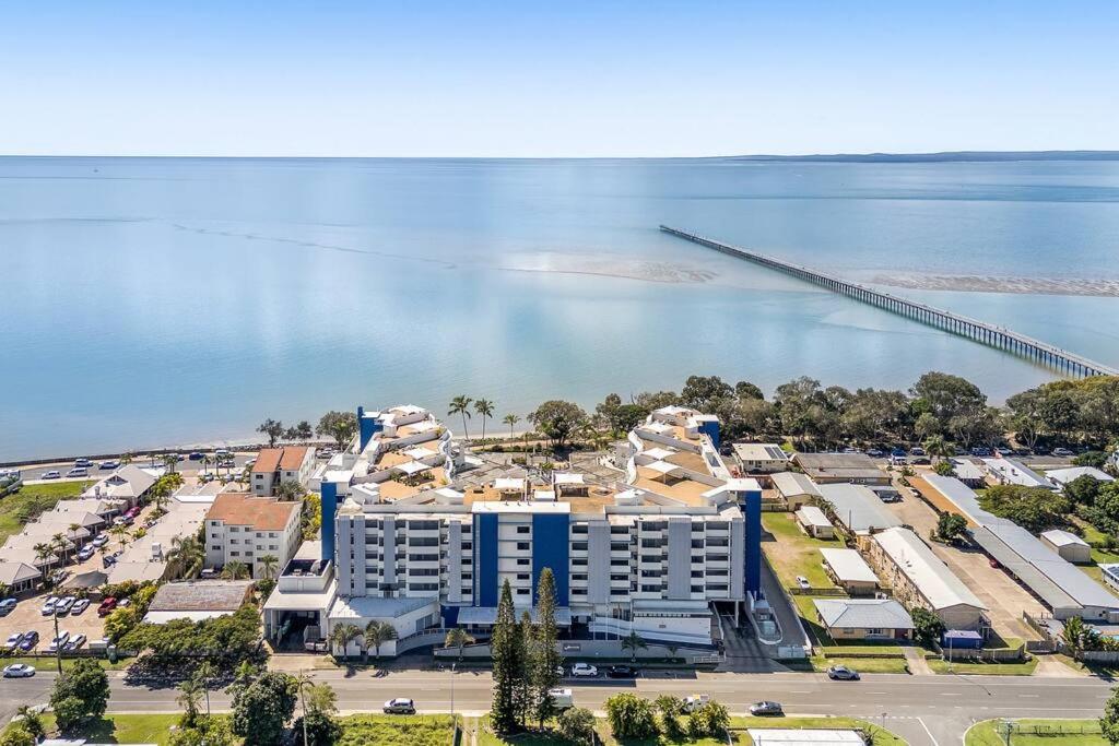 Executive Waterfront Apartment - Palms at The Pier - B&B