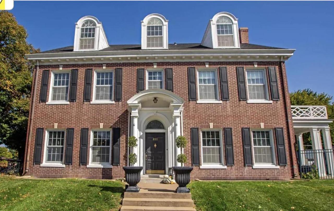 Iconic Historic Home - B&B