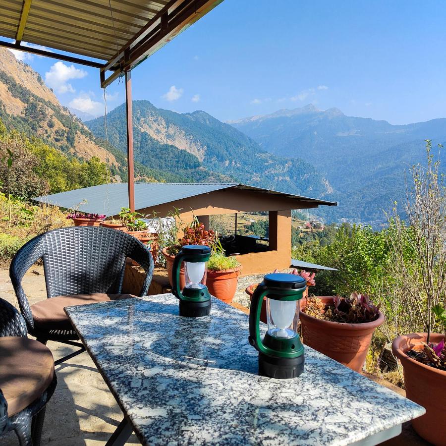 Buransh Stays - Chambres d’hôtes Sāri