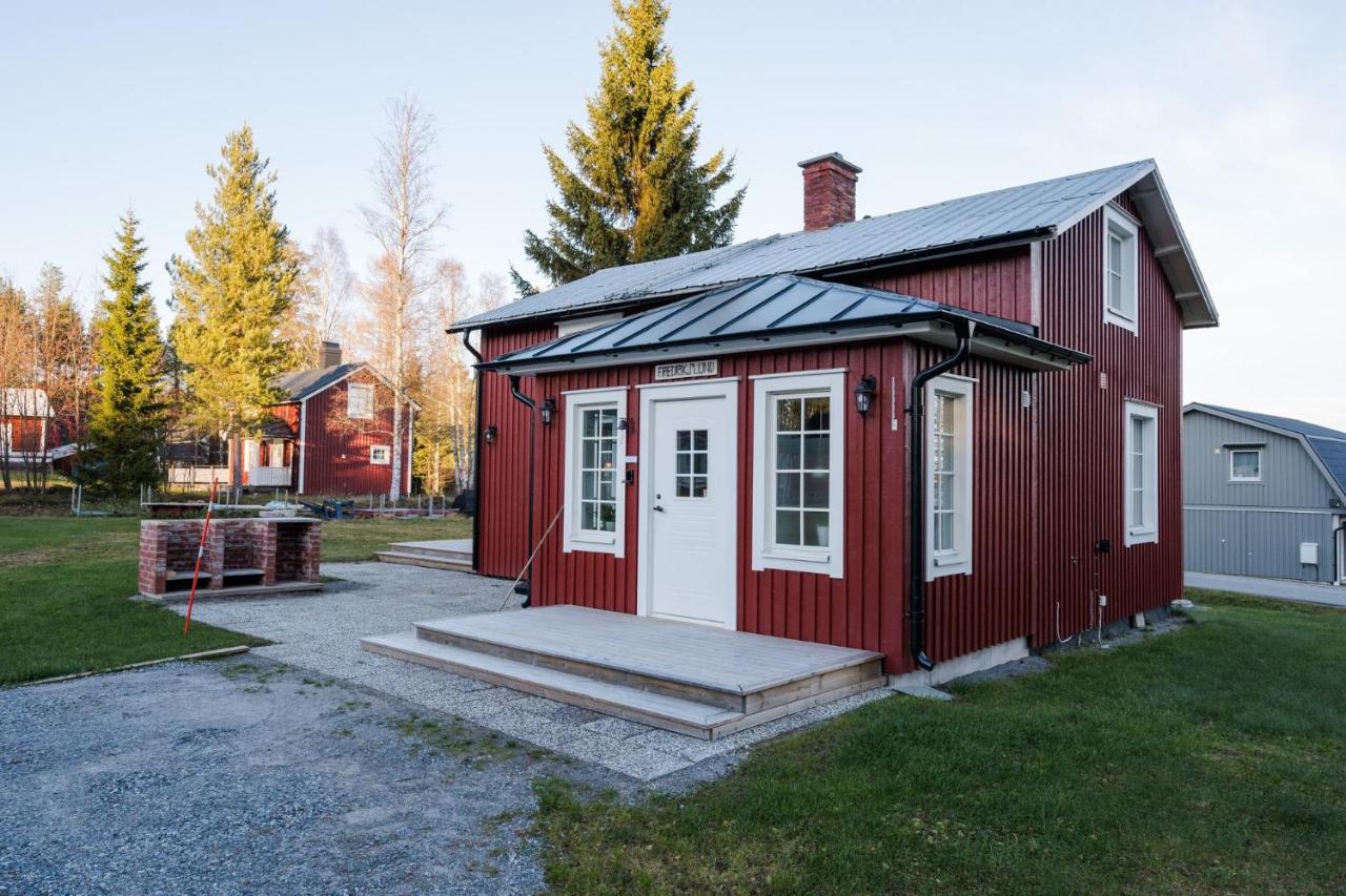 Guestly Homes - 2BR Nordic Cabin with Sauna - B&B Piteå