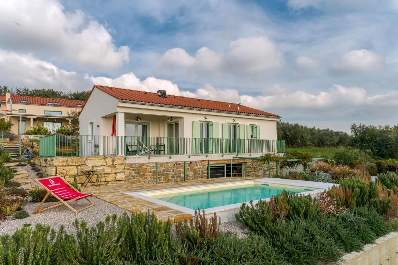 Pool Villa Olivia with Sauna- Happy Rentals - B&B Sečovlje