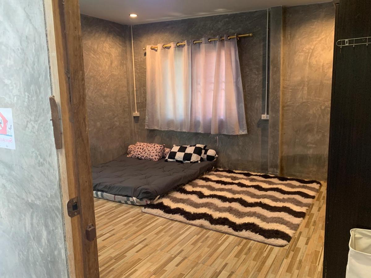 Comfy room in Wat Baan Fhon - B&B