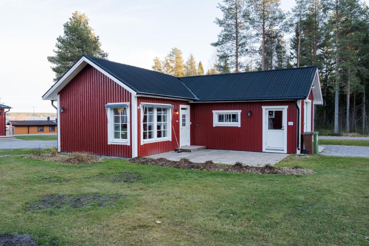 Guestly Homes - 1BR Countryside Cabin with Sauna - B&B