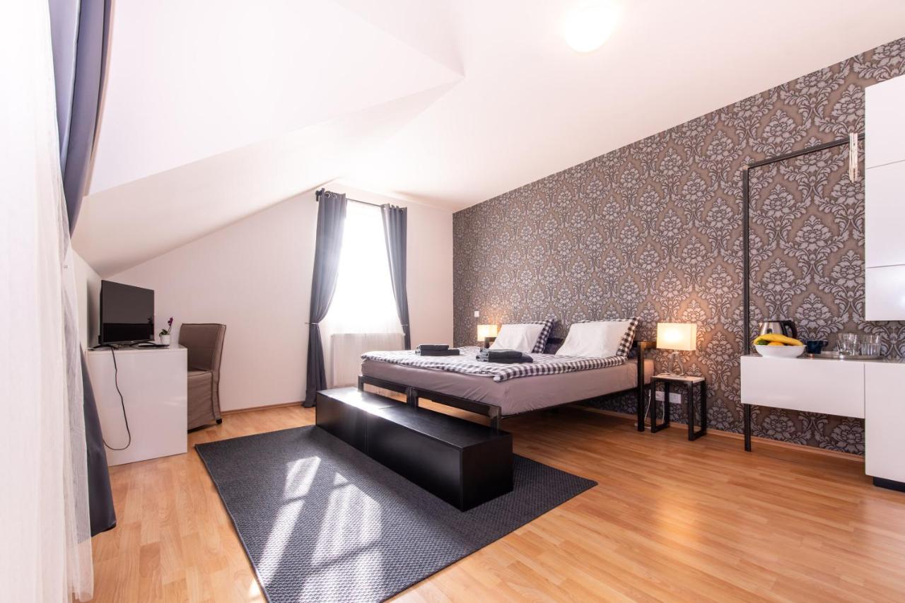 Deluxe Double Room with Extra Bed