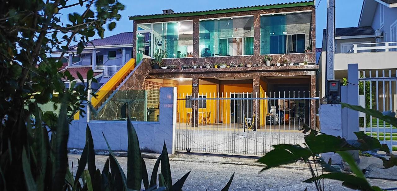 PONTA DO PAPAGAIO *CASA EM MEIO A DUAS PRAIAS* - Chambres d’hôtes Palhoça