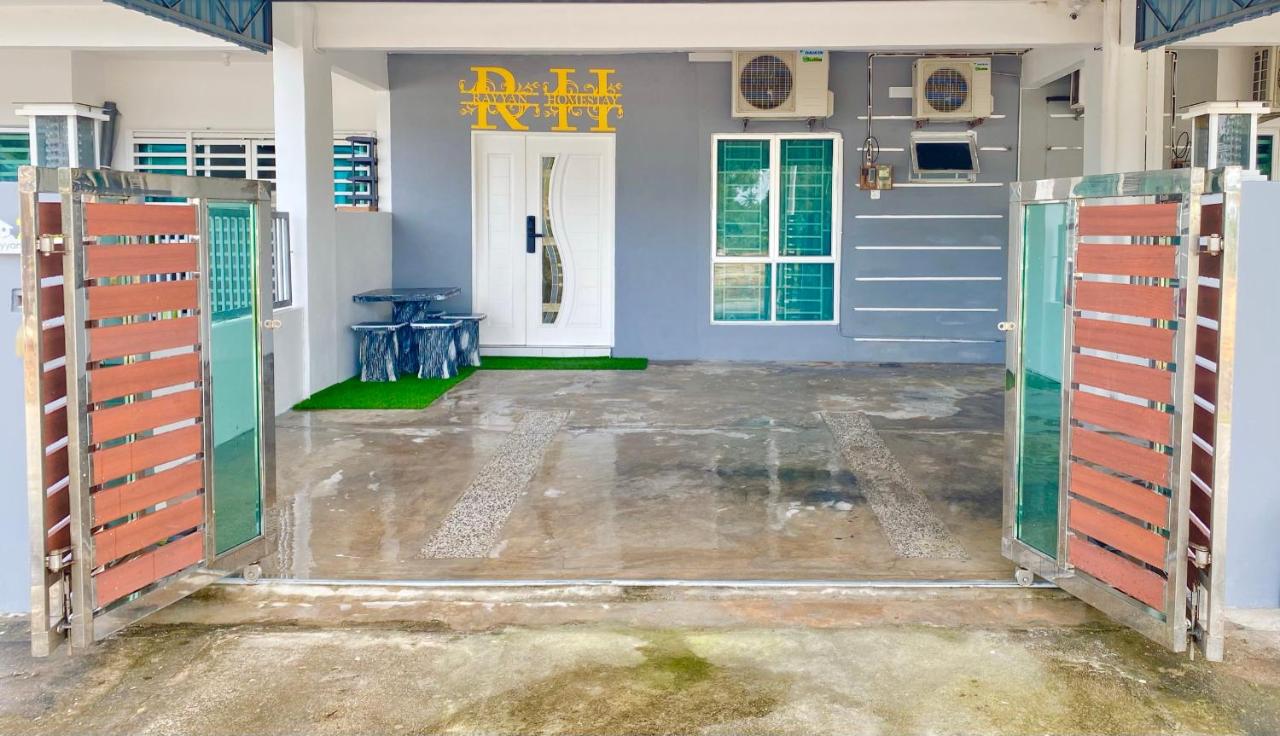 Landed Rayyan Homestay Gong Badak Kuala Nerus Free Wifi Full Aircond - B&B