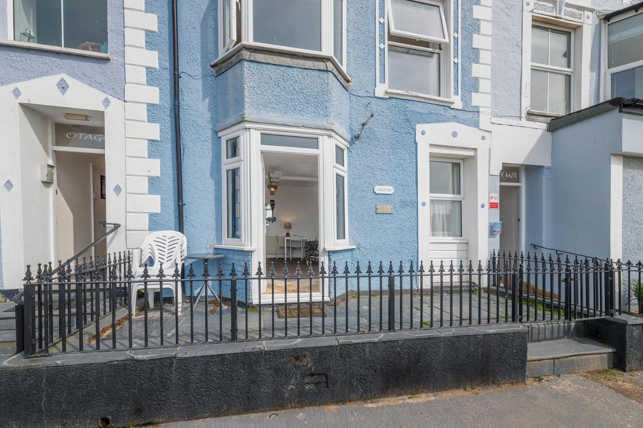 2 Bed Ground Floor Beach Location - B&B