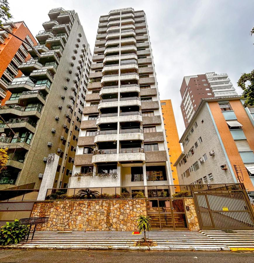 Amplo Apto a 400m da Praia de Pitangueiras - Ferienwohnung Guarujá