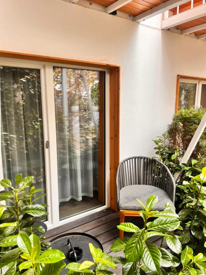 Kamer met Kingsize Bed en Uitzicht op de Tuin