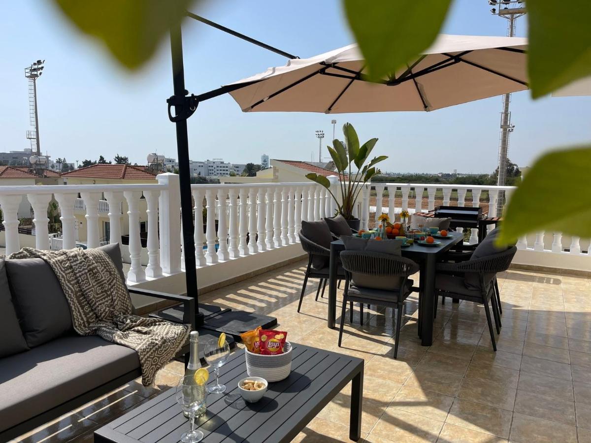 Star Apt in front Nissi whit Sea View - B&B