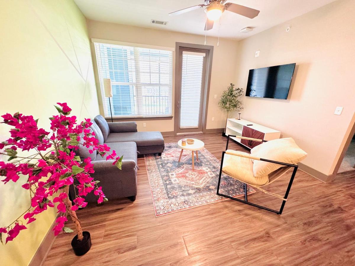 Full Apartment, Close to Parks King Bed Pet-Friendly Top Amenities - B&B