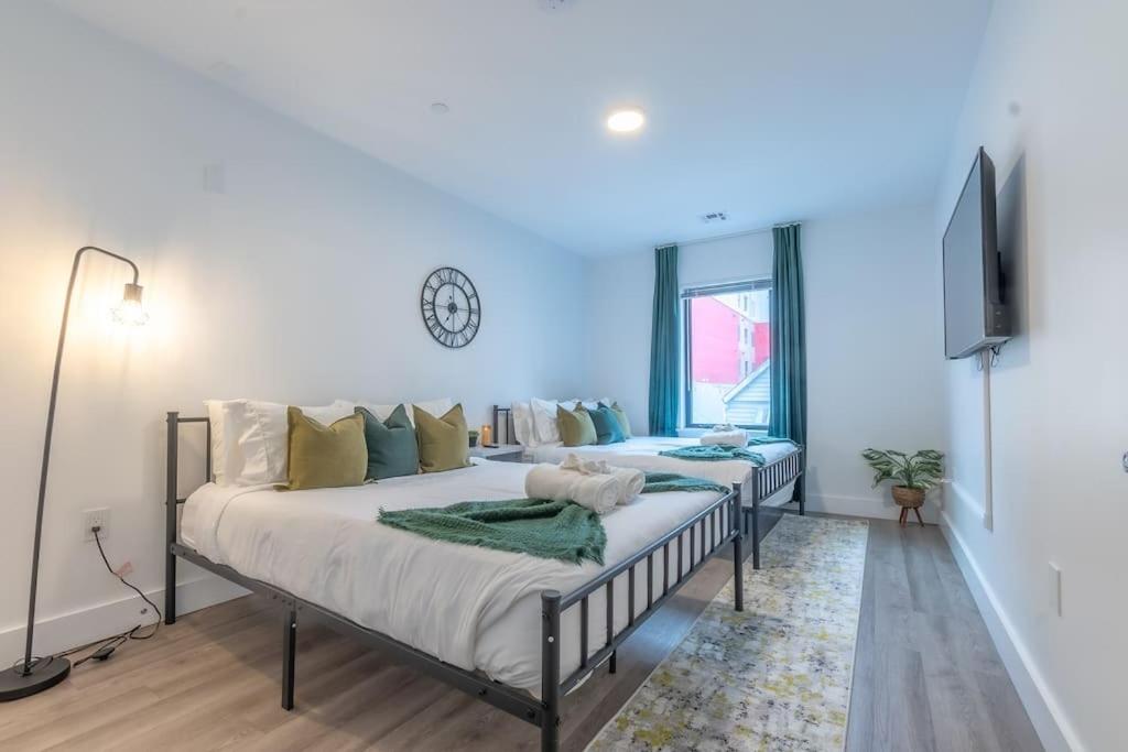 2 bedroom 2 bath Suite, Near American Dream and The Airport, Free Parking, King Bed and 2 Queen Beds, Washer and Dryer - Ferienwohnung