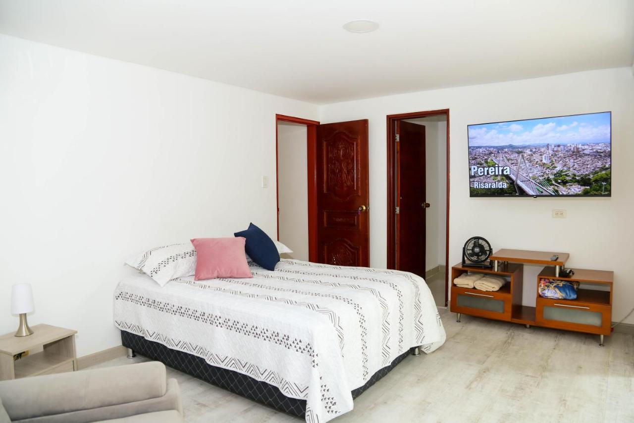 Dreibettzimmer mit Balkon