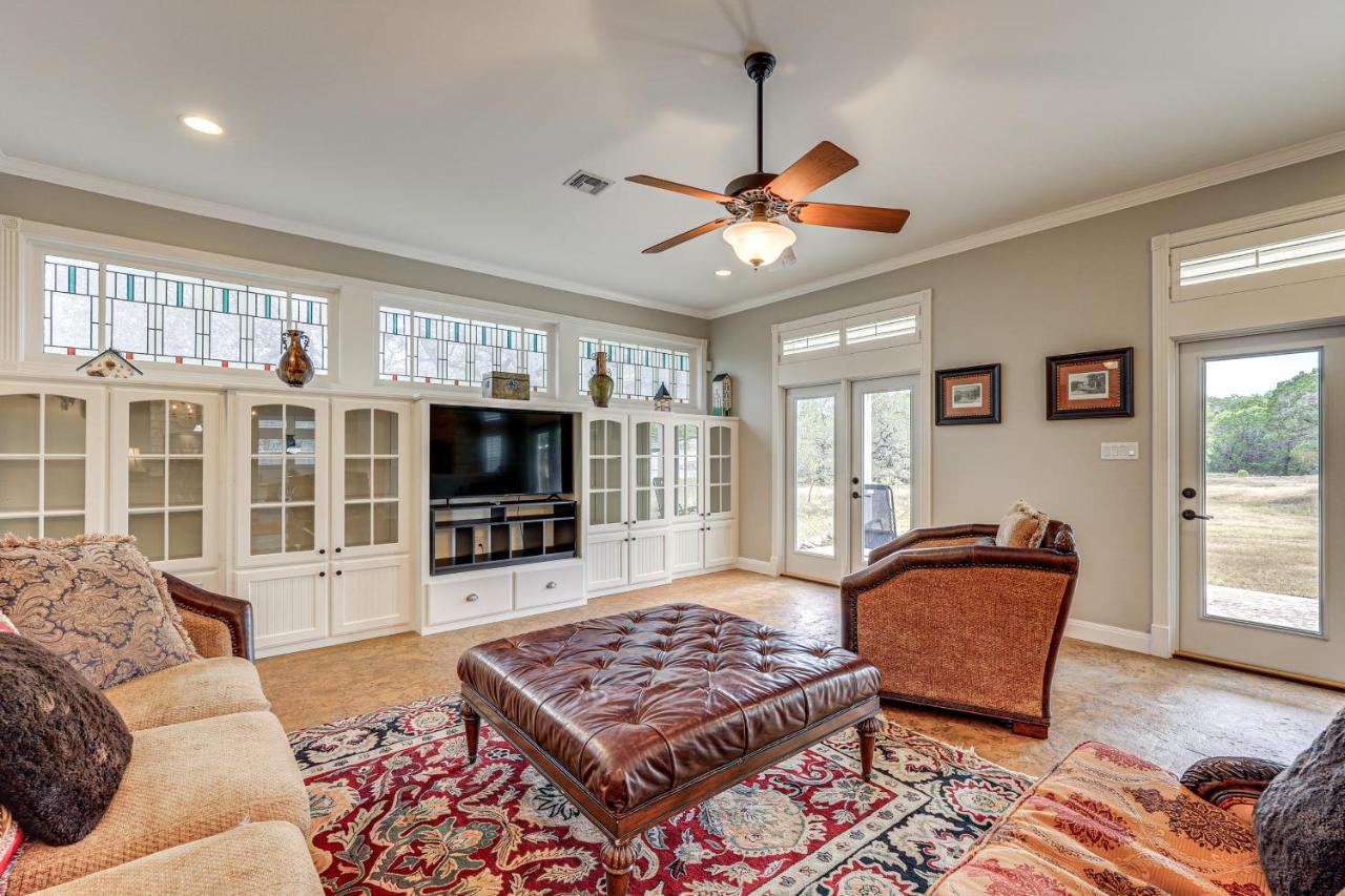 Near Golfing and Parks Serene San Antonio Home - B&B