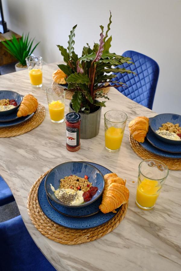 York Place Suites - B&B