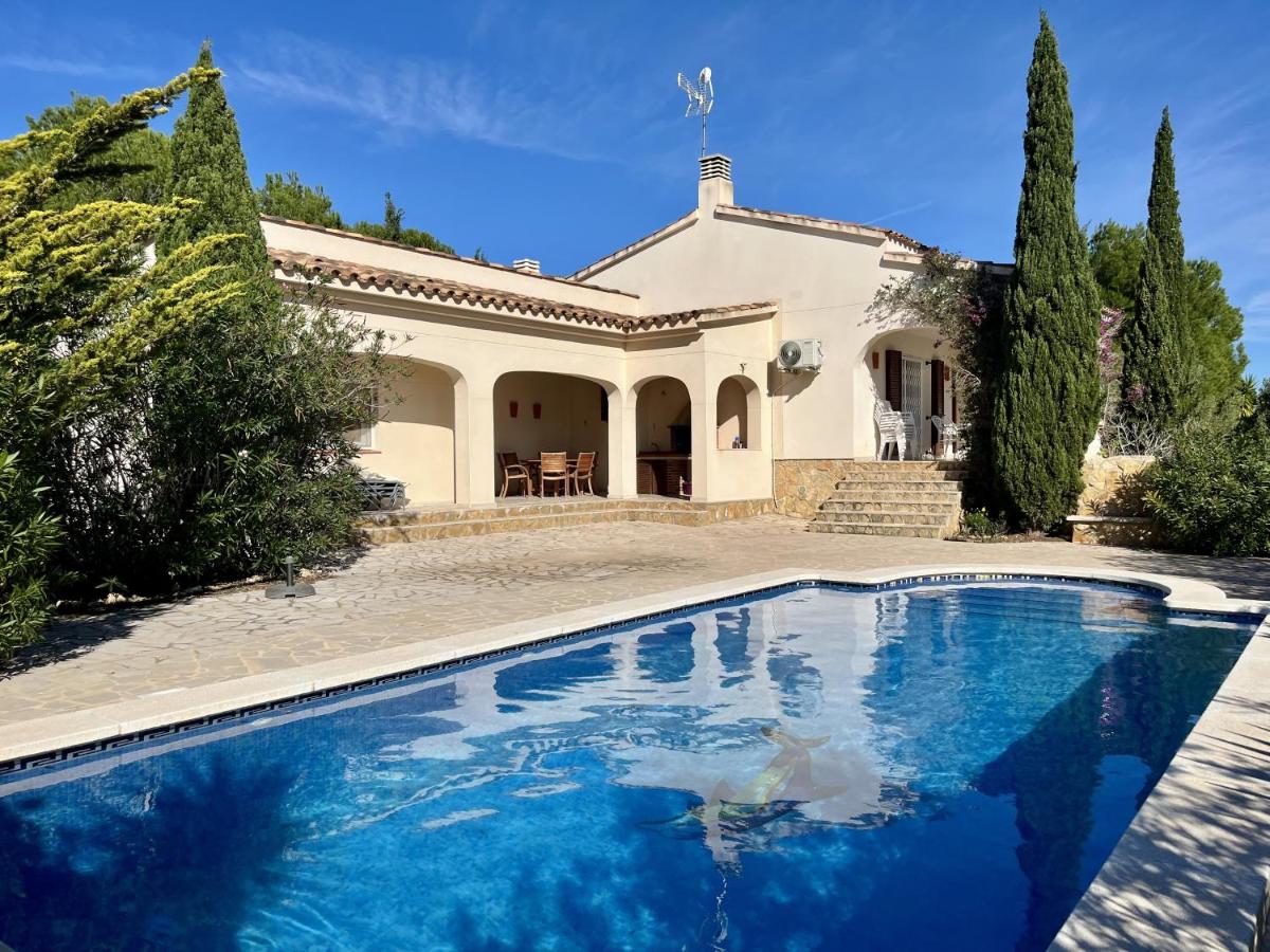 Villa Aurora hasta 10 personas piscina AC wifi - B&B