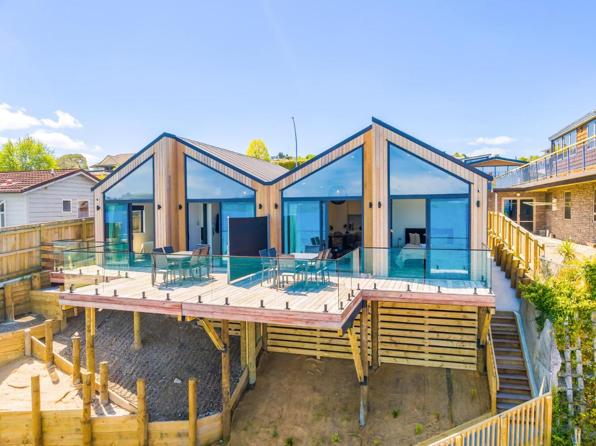 Lakefront Home Spa Pool - B&B Taupo