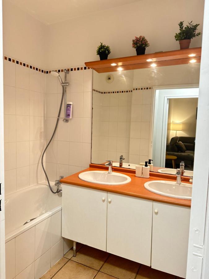 Appartement 2 pièces Paris près du Canal St-Martin - Ferienwohnung Paris