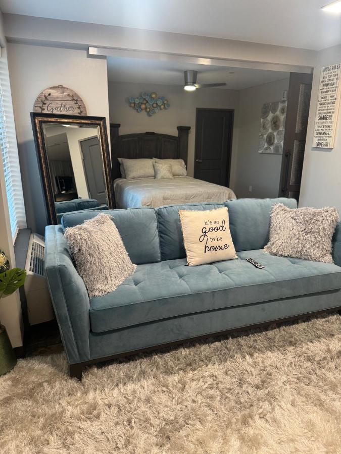 The Chic Chateau Condominium - B&B