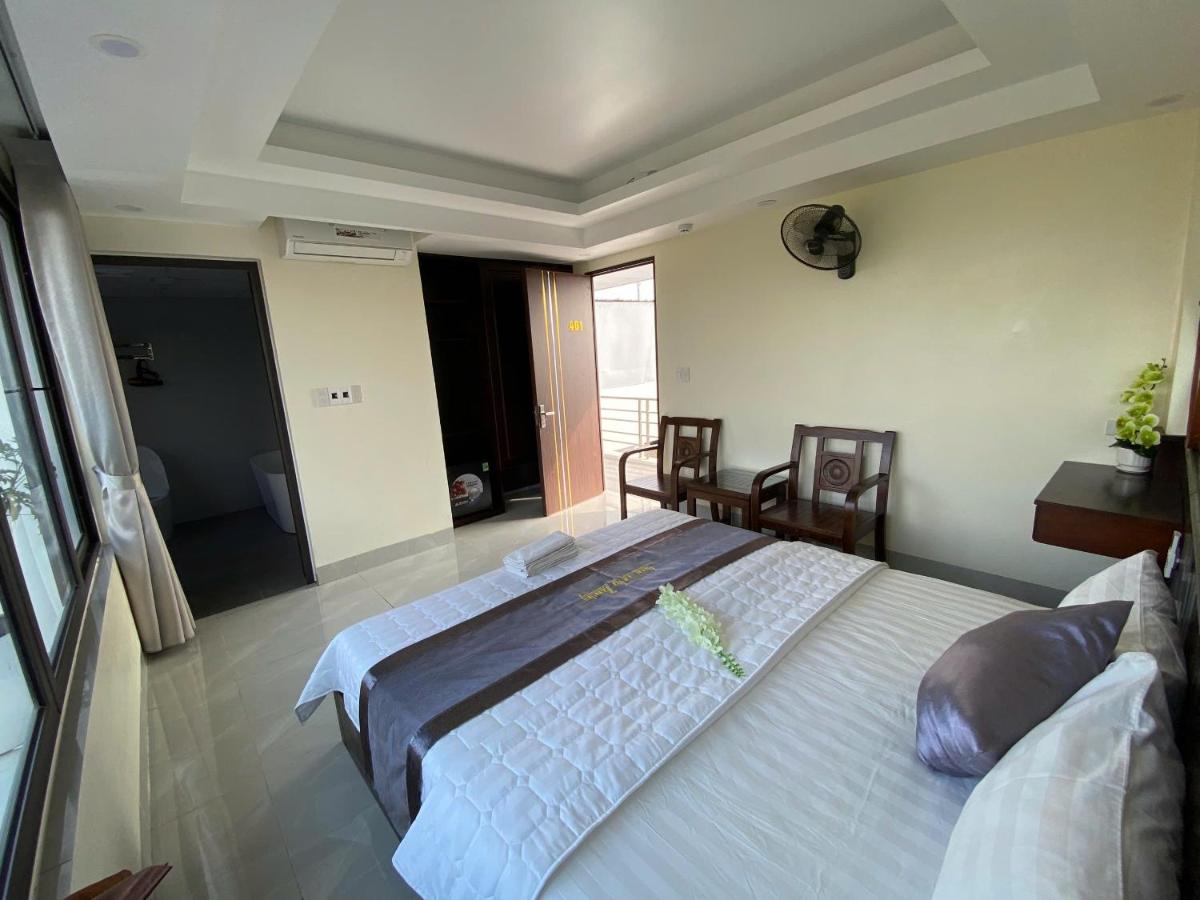Chambre Lit King-Size - Vue sur Piscine
