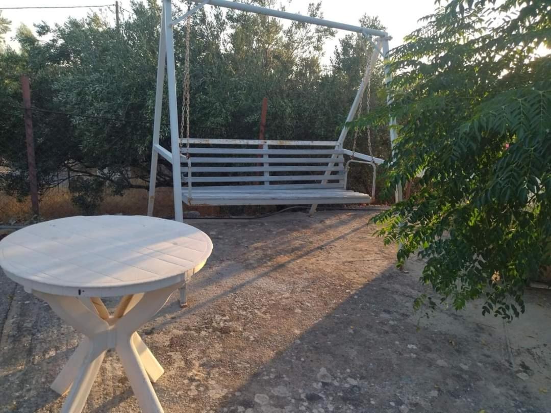 Kyparissos guesthouse - B&B