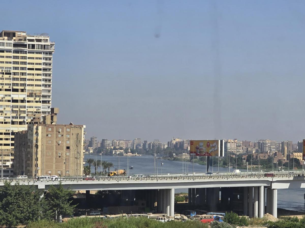 شقه فندقيه فاخره مطله على النيل - nile view hotel apartment - B&B