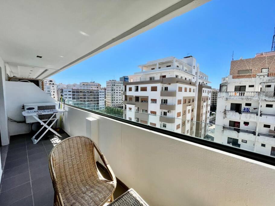 Modern Chic 2 Bedrooms - TGV Station & Marina Bay - Ferienwohnung Tanger